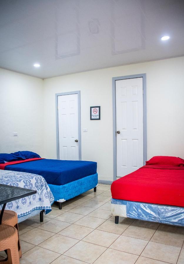 Hostal Don Luis Santa Rosa de Lima Buitenkant foto